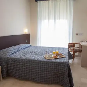 Hotel Auto Park Con Ristorante Interno E Grande Parcheggio Gratuito, Firenze